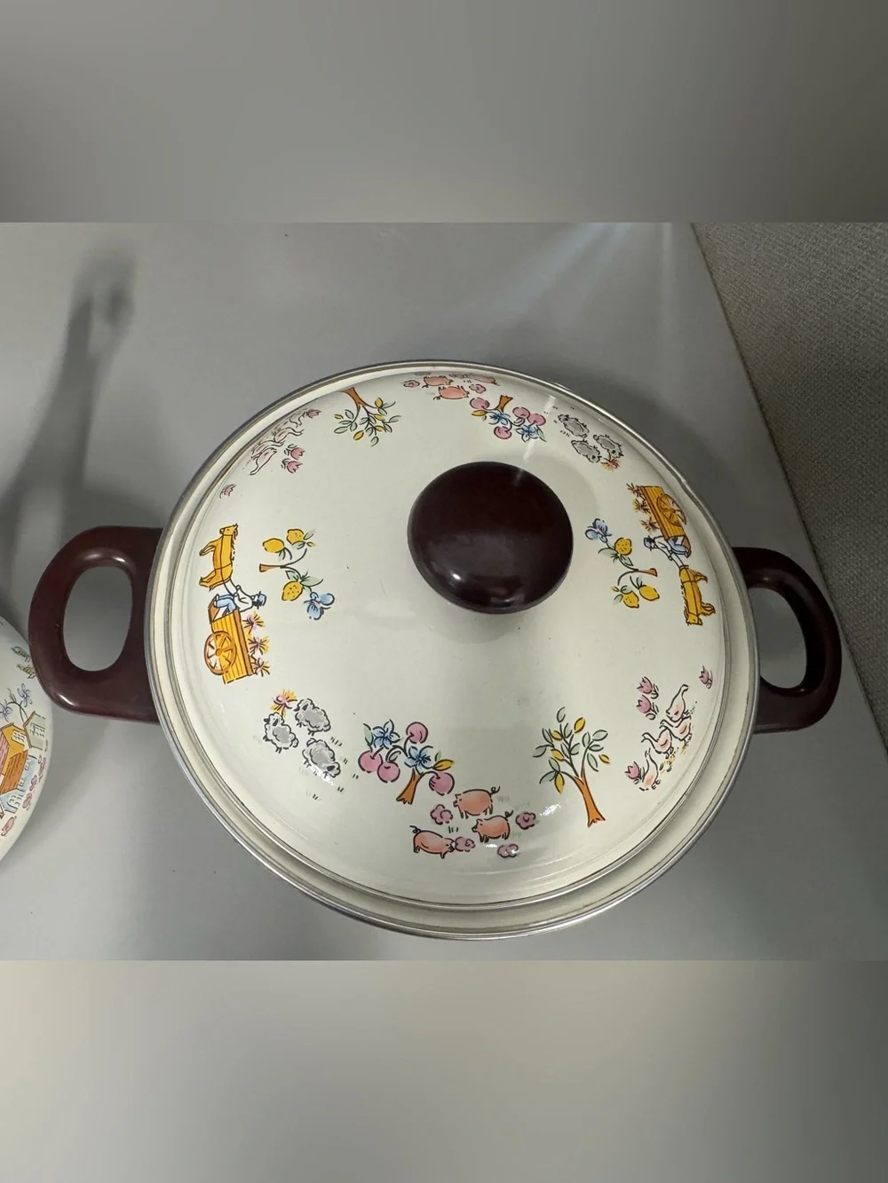 VTG Cottage Core Enamel Cookware Set of 2 Farmhouse Country Scene Pots W/ Lids